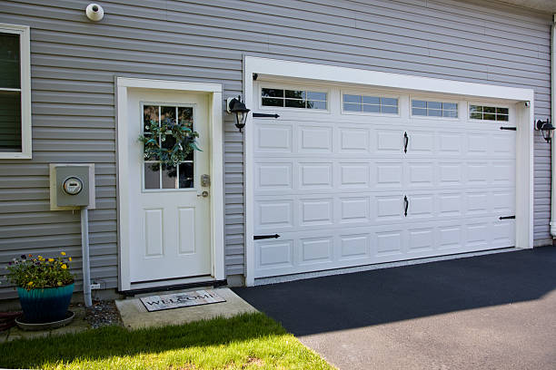 24/7 Emergency Garage Door Panel Replacement experts in Green Forest, AR